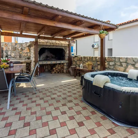 Deni ツリクヴェニツァ