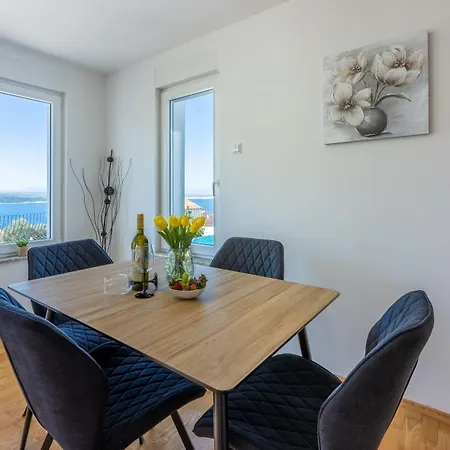 アパート Deni ツリクヴェニツァ