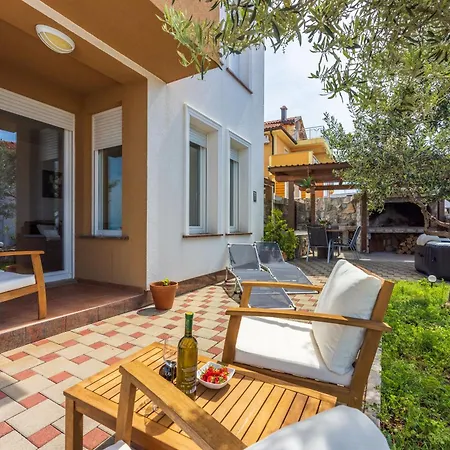Deni Apartamento *