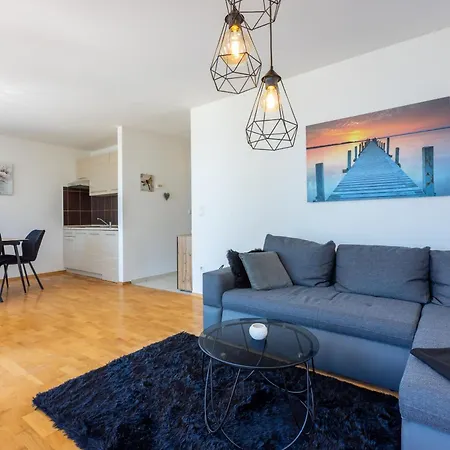 Deni Διαμέρισμα